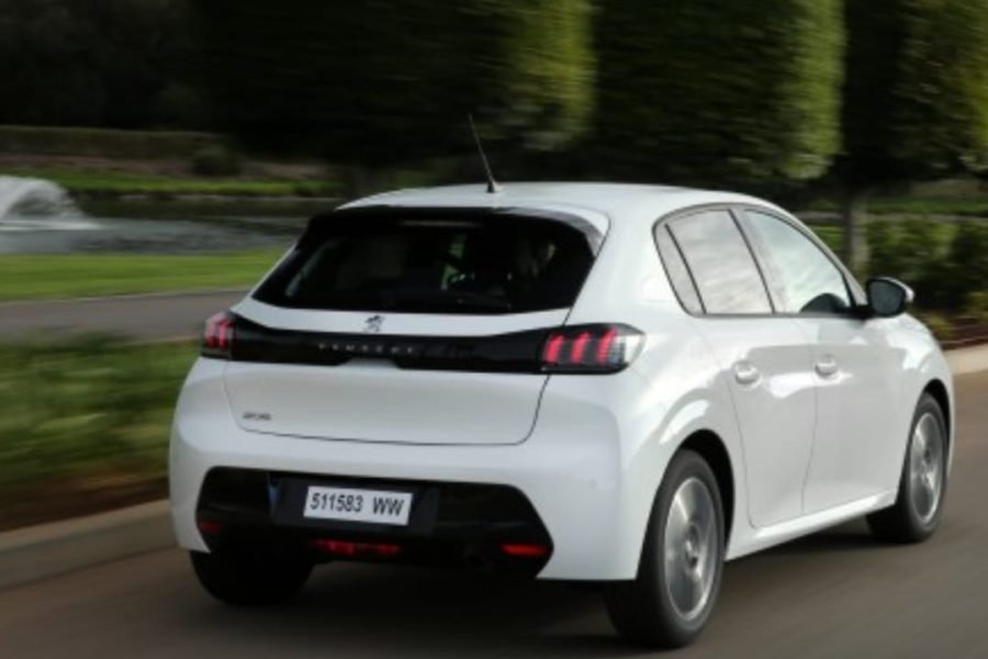 PEUGEOT 208