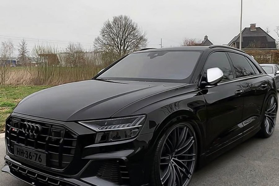 AUDI Q8